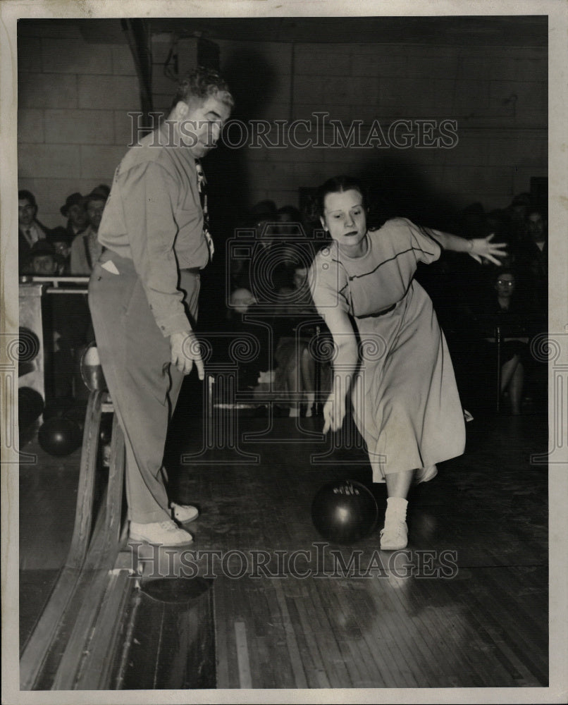 1950 Andy Varipapa &amp; Lois Loveless Bowling - Historic Images