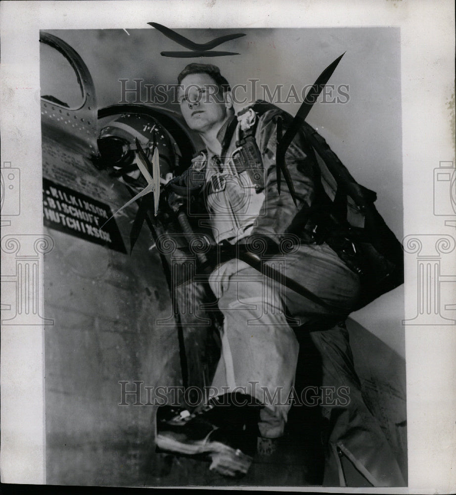 1952 Major Fred Blesse boards Ace Flyer - Historic Images