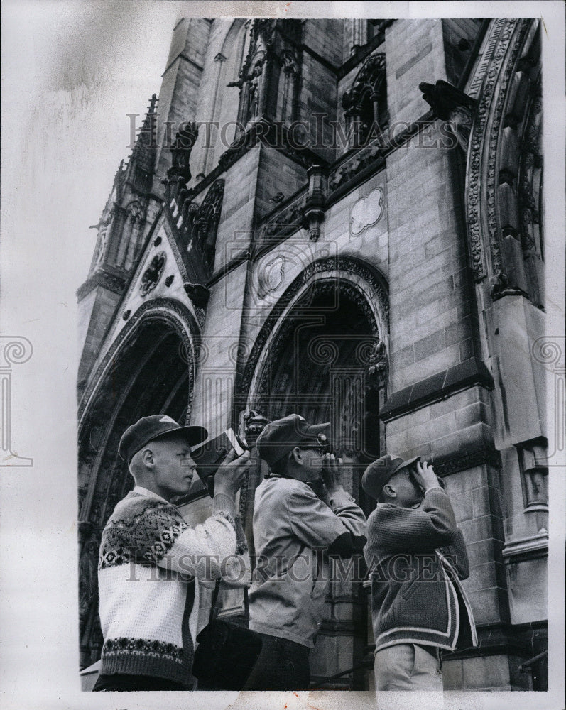 1964 News boys take picture of Cathedral - Historic Images