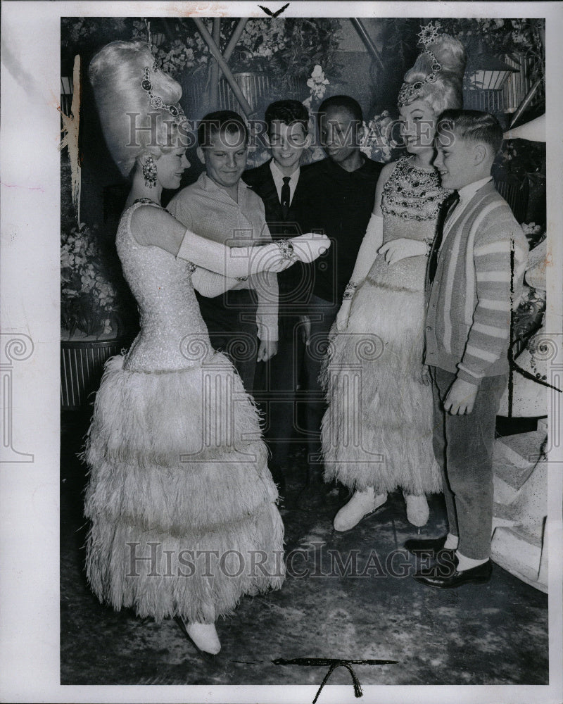 1963 News Carriers Ice Capades Mary Rae - Historic Images