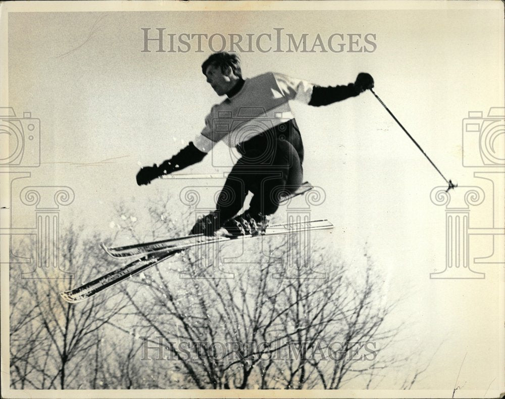 1996 Skiing Recreational Activity CedarLoaf - Historic Images