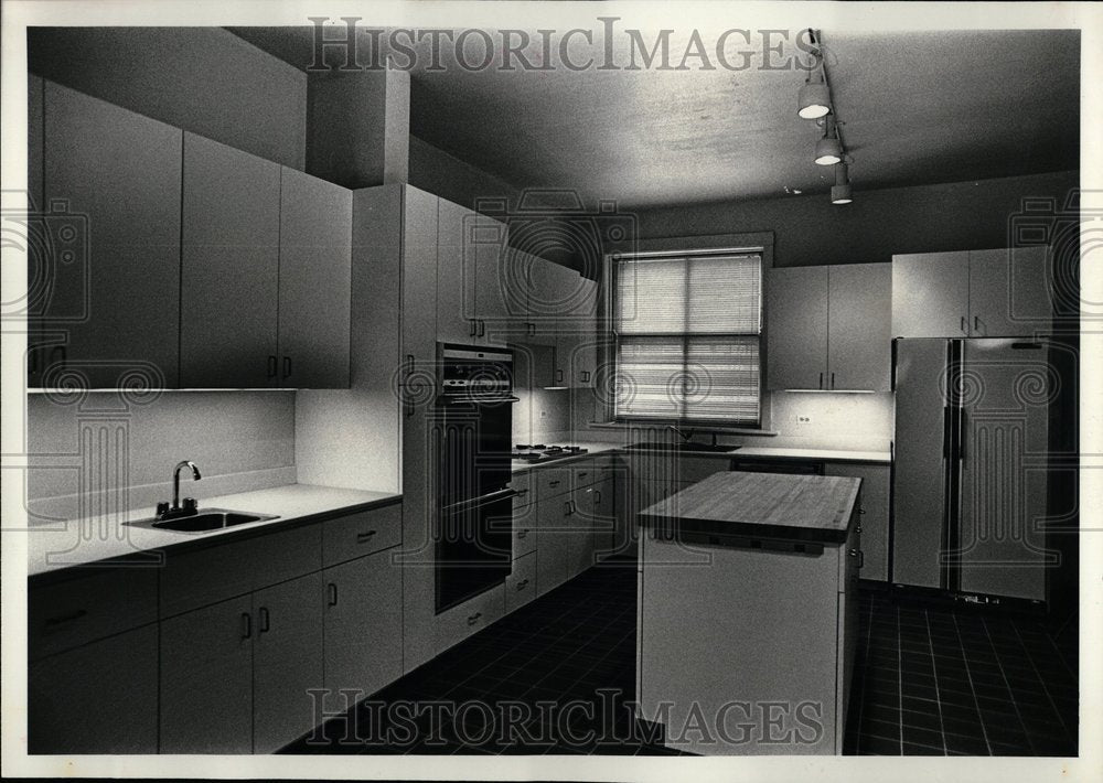 1960 N State World War I Condominiums 1411 - Historic Images