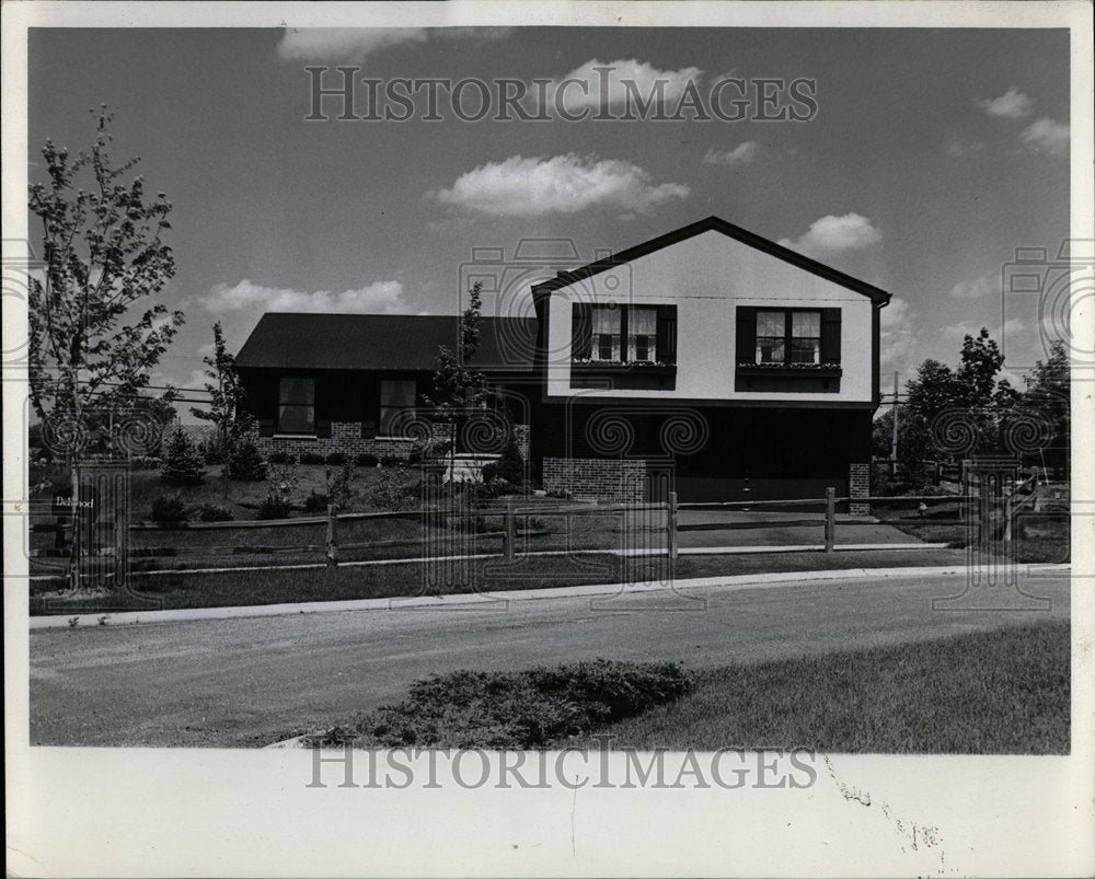 1975 US Home Corp Housing Lake Zurity - Historic Images