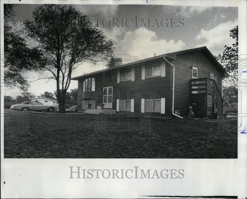 1976 Carol Muth Building Crystal Lake Home - Historic Images