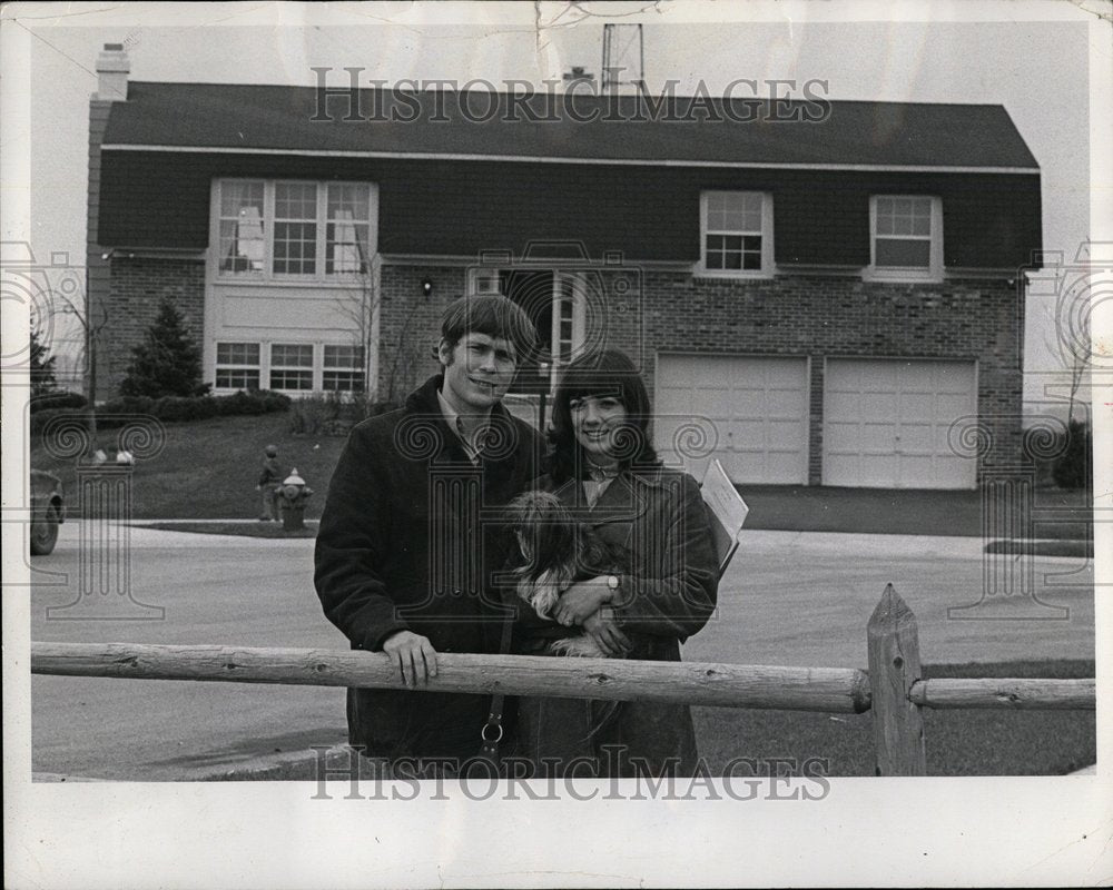 1973 Nancy Keith Wevers Winston Grave - Historic Images