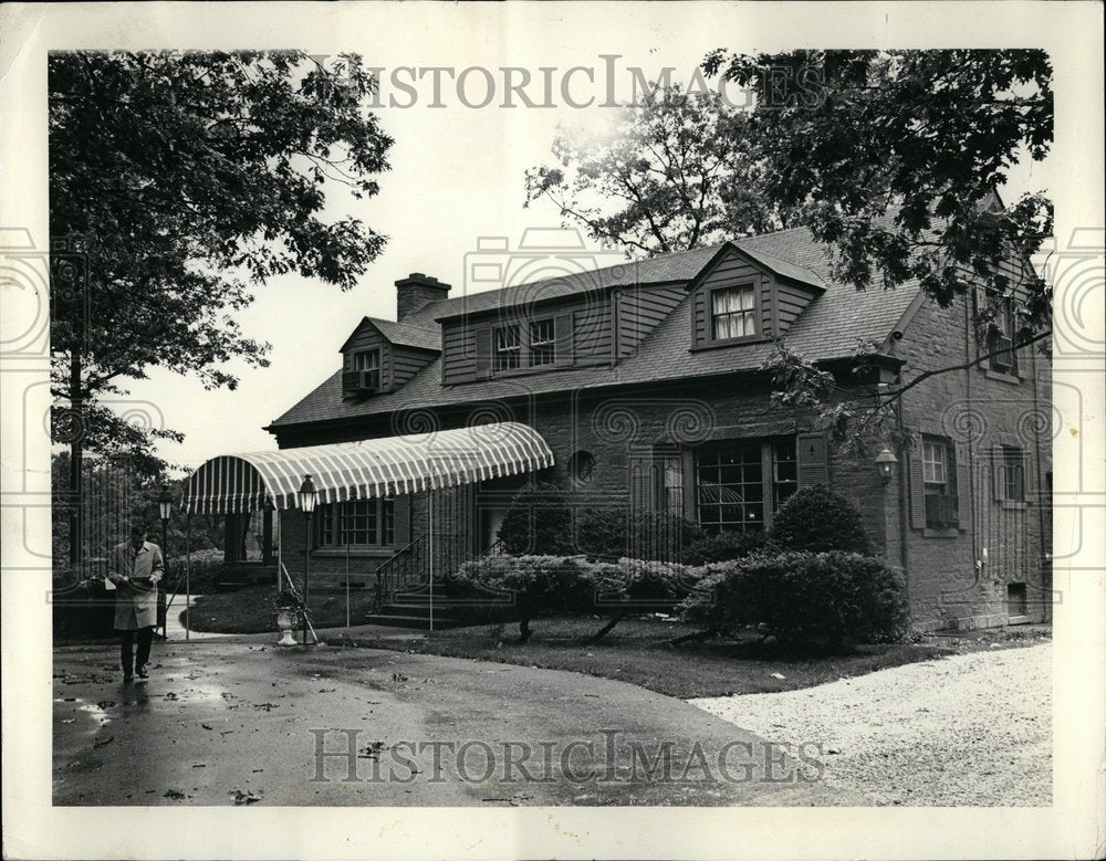 1970 center brick home. - Historic Images