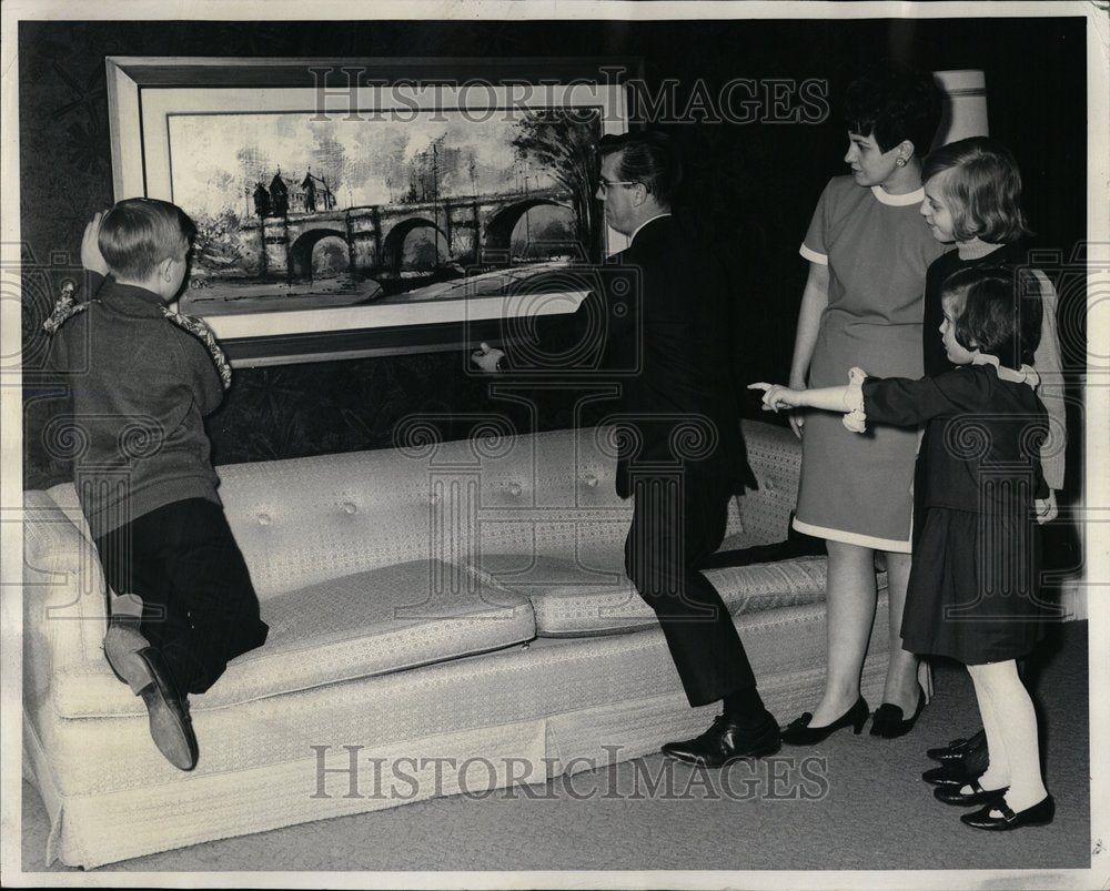 1969 Homes Buying - Historic Images