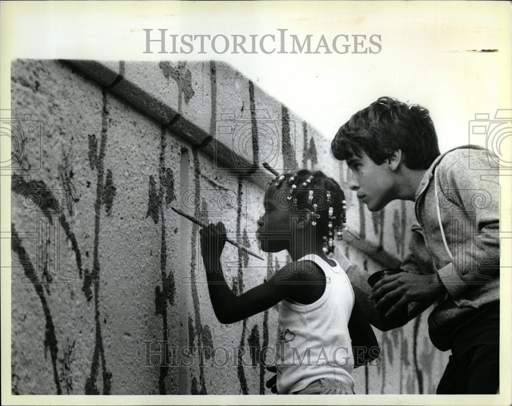 1986 Jane Fox Reynolds Solis Mural Park - Historic Images