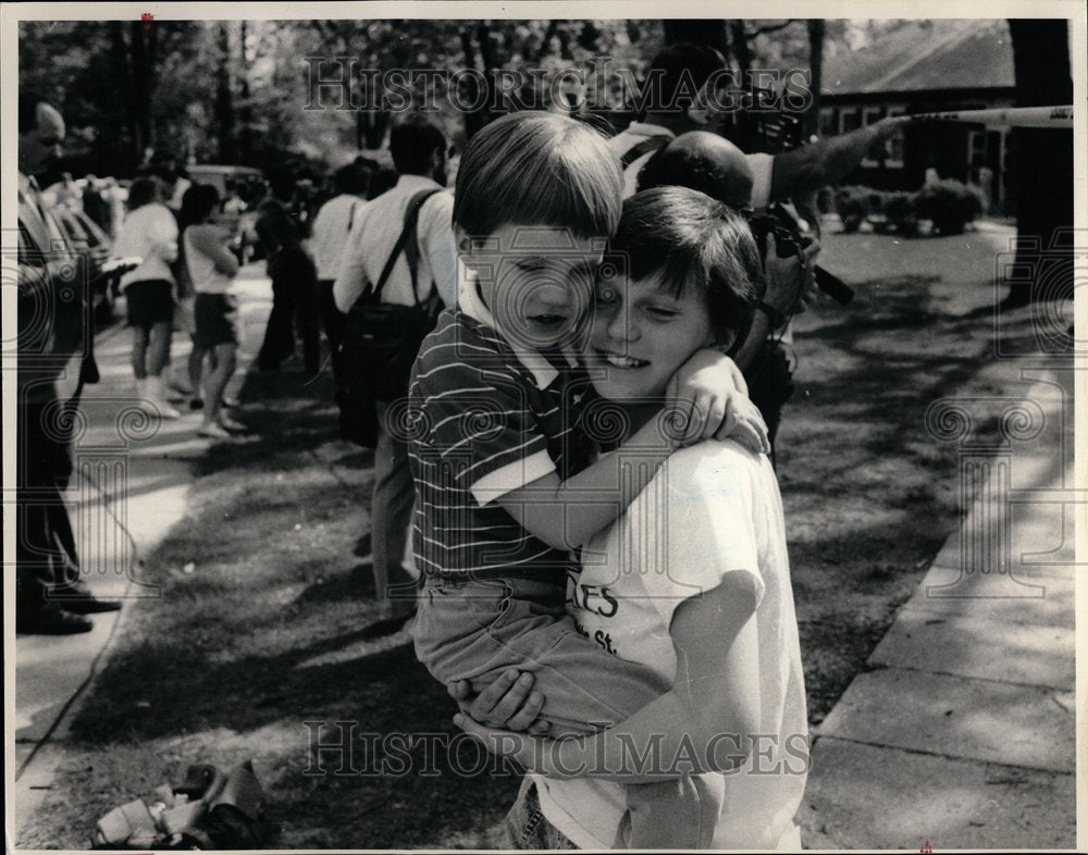 1988 children school - Historic Images