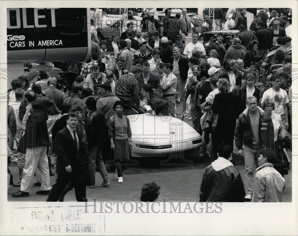 1991 Afternoon Crowd Auto Show Shoulder - Historic Images