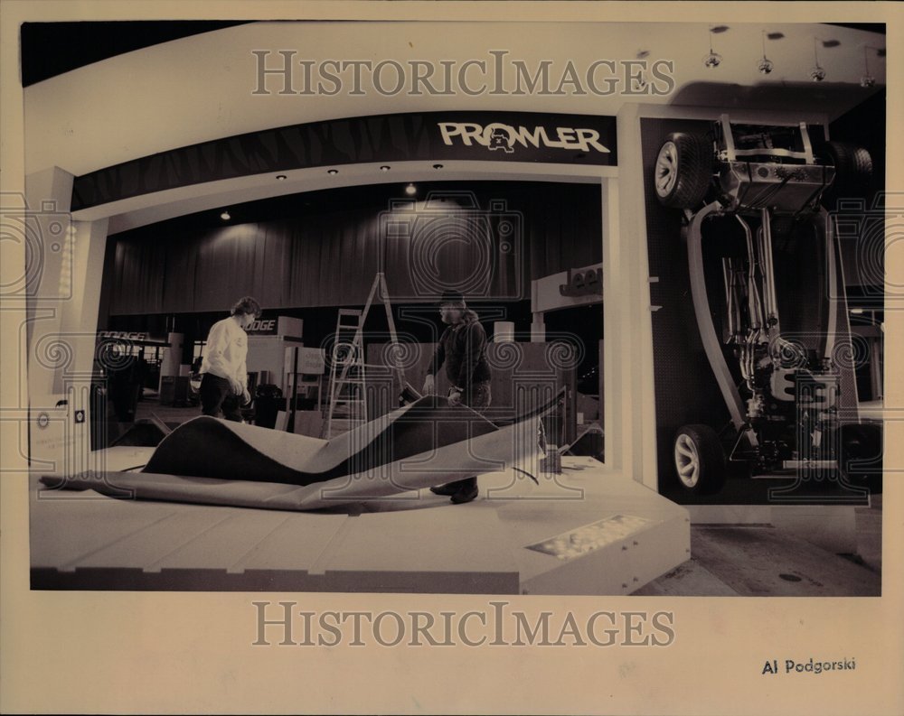 1993 McCormick Chicago Auto Show Worker - Historic Images