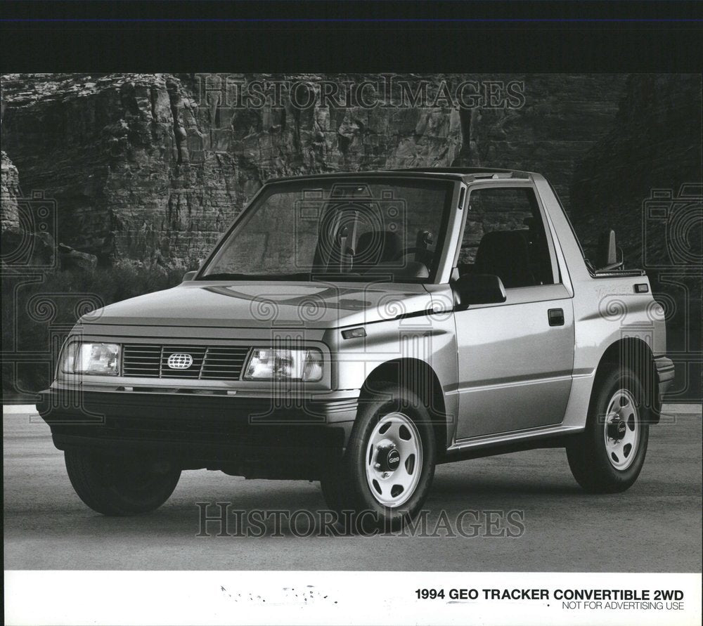 1994 GEO Tracker Convertible 2WD Model Van - Historic Images