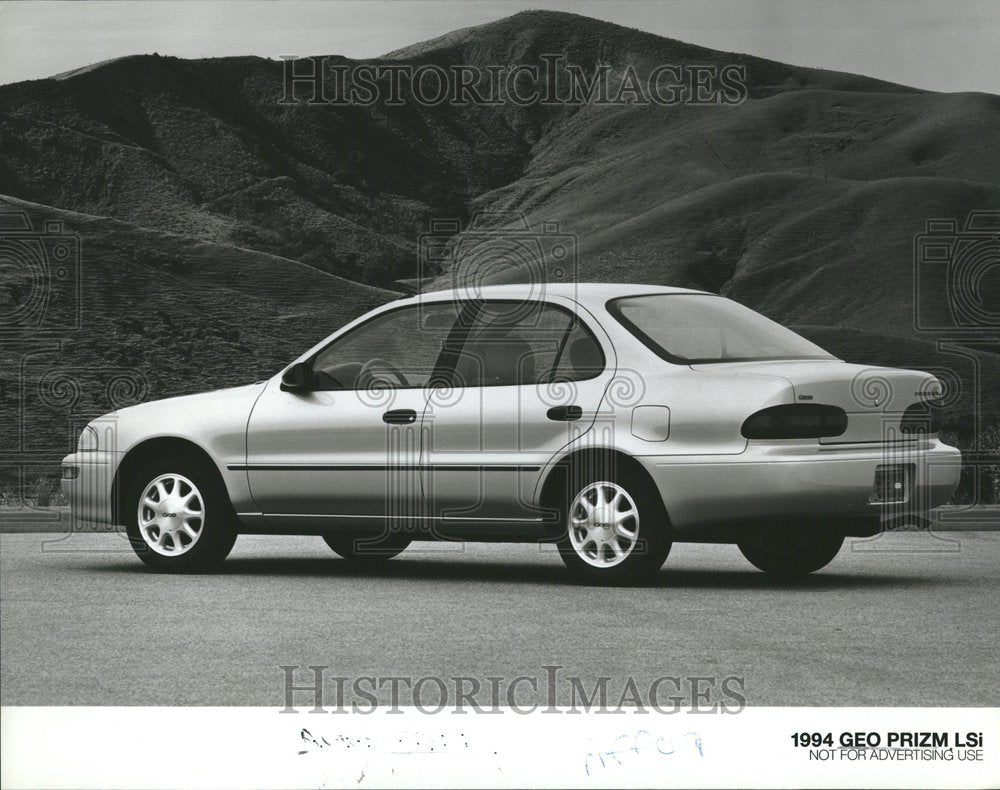 Geo Prizm LSi Car Model Automobile - Historic Images