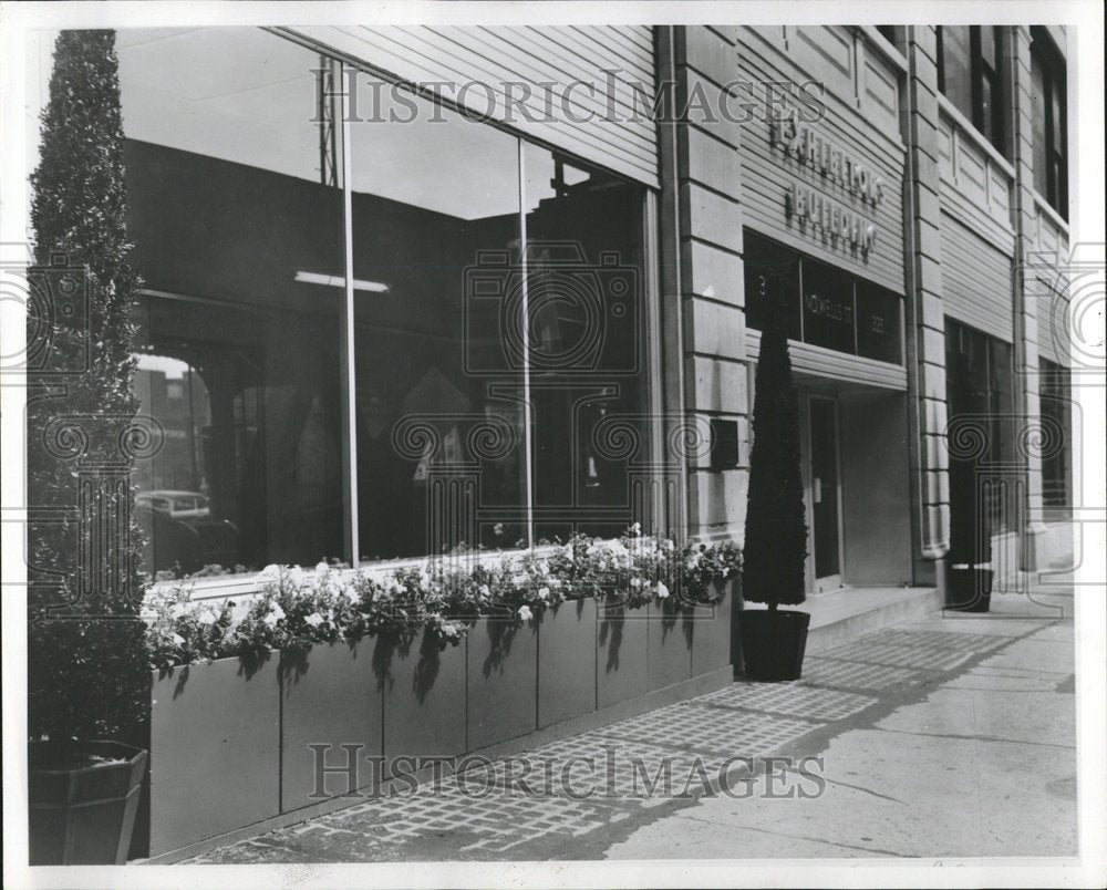 1958 Exhibitors Building Flowers - Historic Images