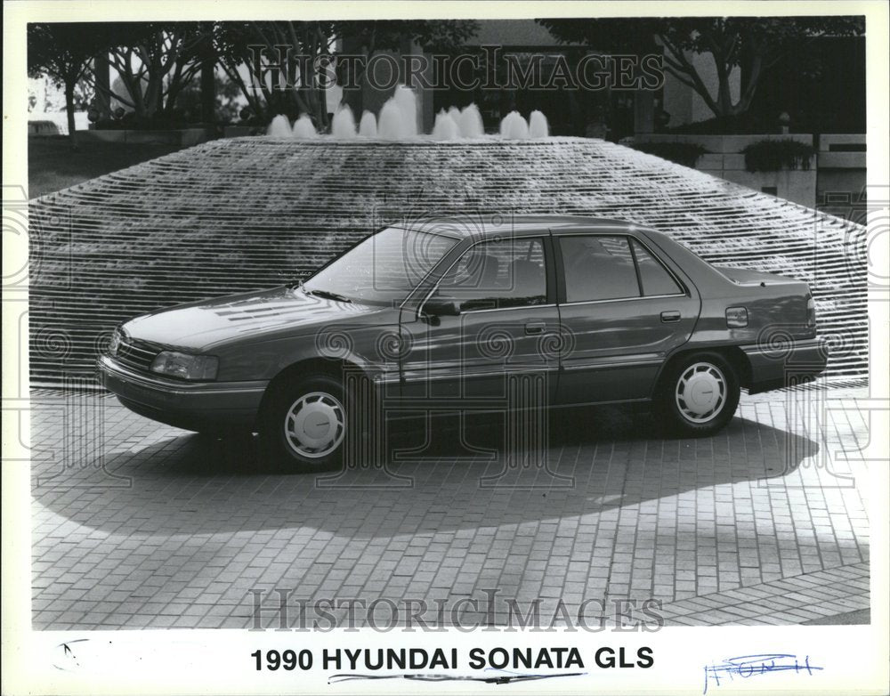 1990 Hyundai Sonata GLS - Historic Images