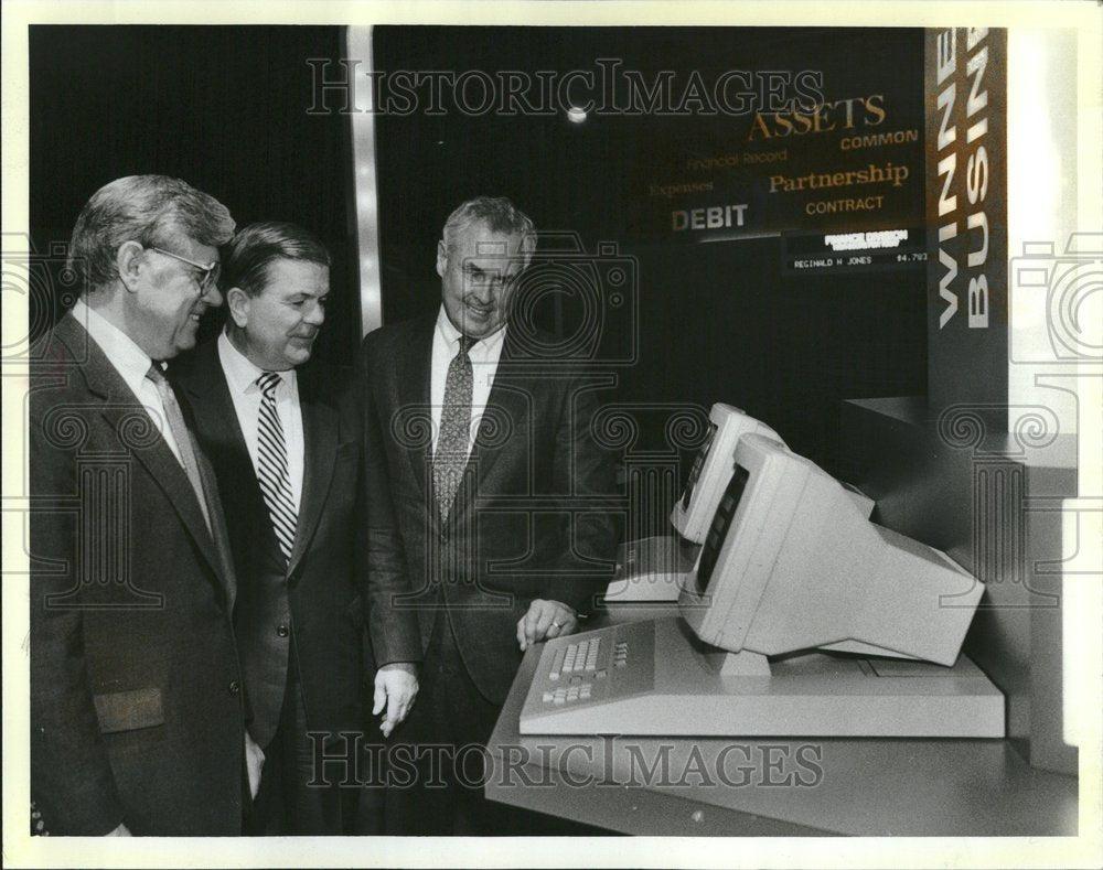 1986 Victor Danilov Hicks Waldron Business - Historic Images