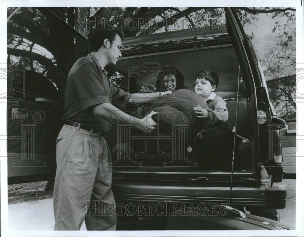 1994 Family Packs for Vacation - Historic Images