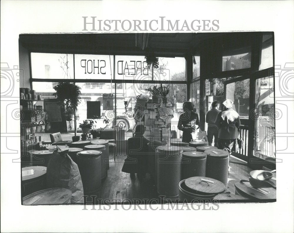 1976 Bread Shop Illinois Chicago Streets - Historic Images