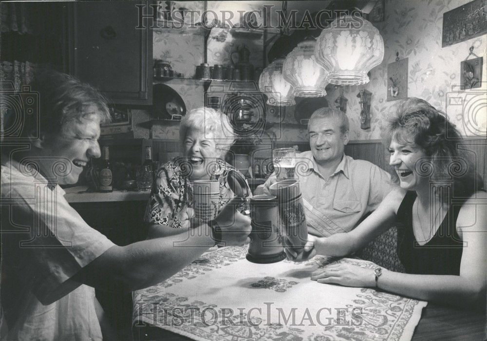 1990 Harald Knoblauch Frieberger Family - Historic Images