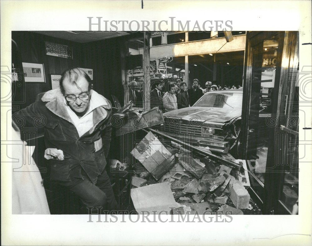 1983 Donald Nelsen Accident Sirloin House - Historic Images