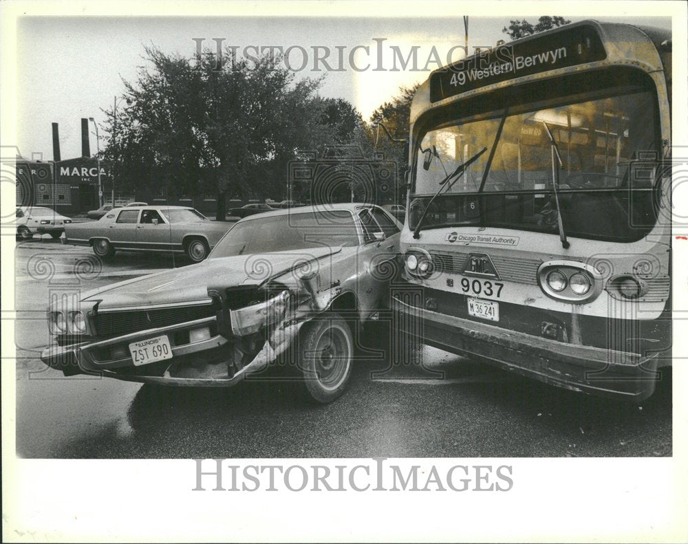 1983 Bus Crash Into Car In Chicago - Historic Images