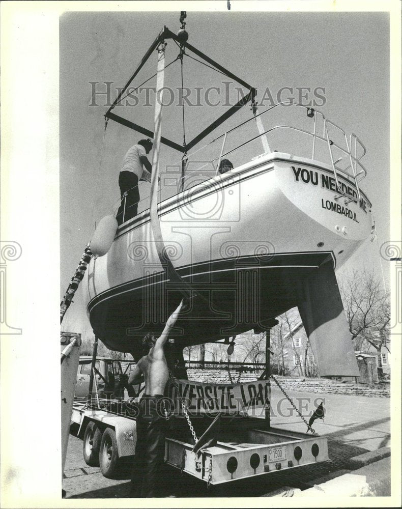 1984 Boat Lowered Into Wilmette Harbor - Historic Images