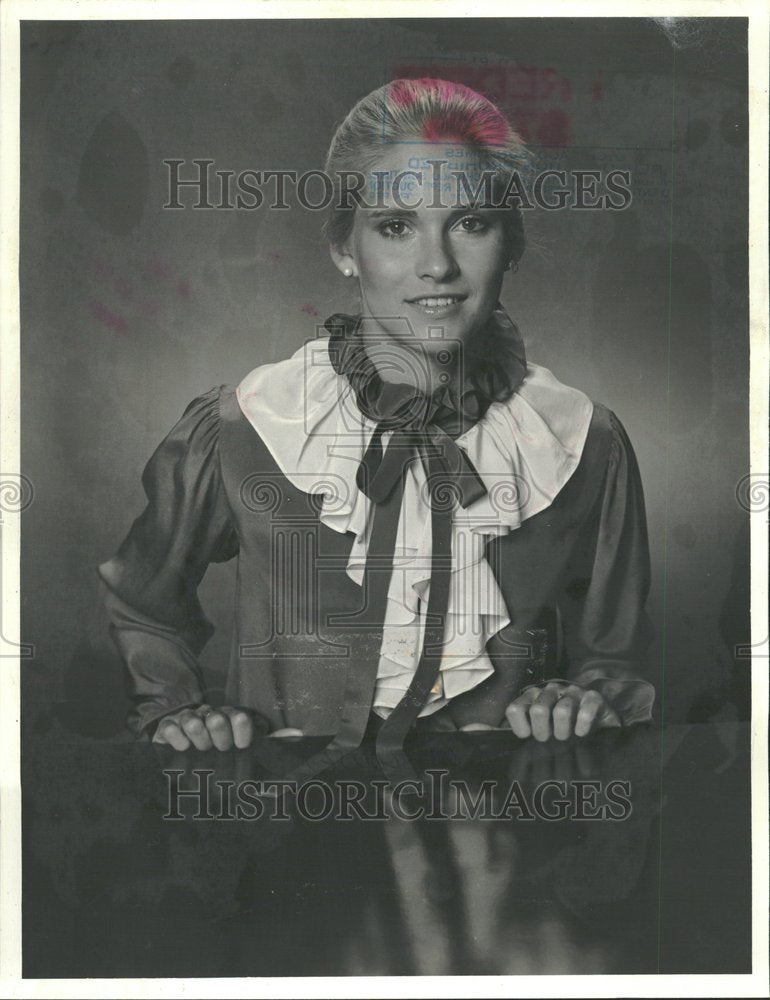 1980 Gray and white Pierrot blouse - Historic Images