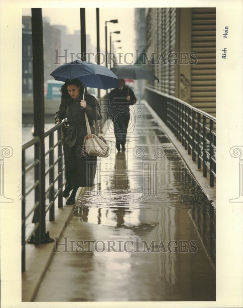 1993 Amy Monroe Wet Walkway Rain Weather - Historic Images