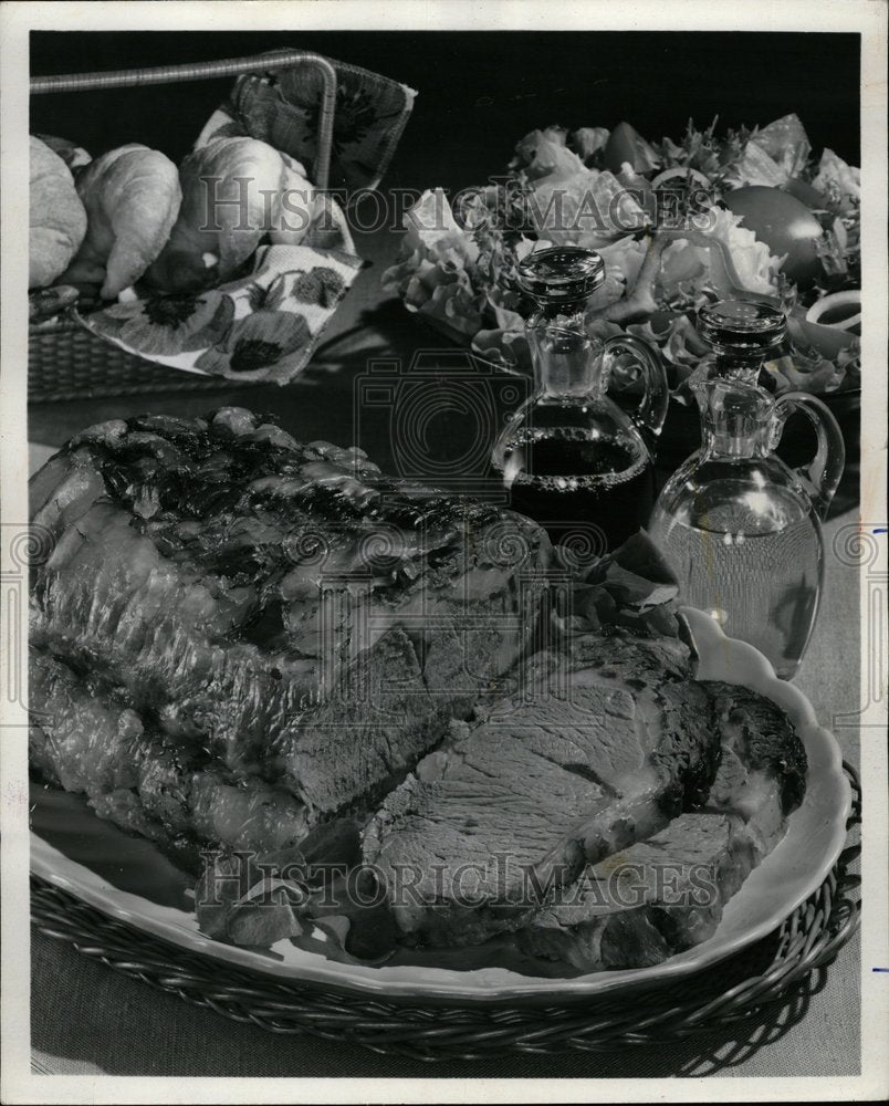 1974 Roast Beef Dinner Food Section - Historic Images