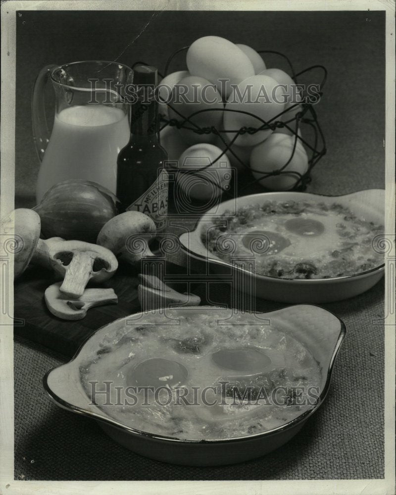 1975 Eggs  yolks protein  used in cooking - Historic Images