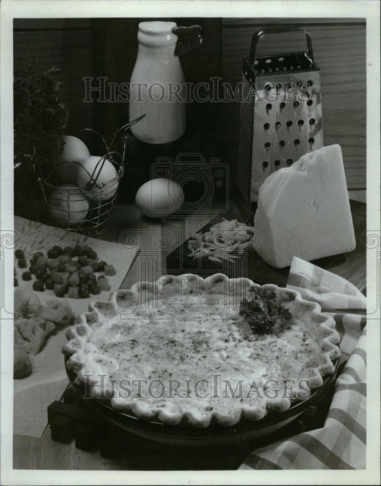 1980 Chedder Vegetable Quiche Dairy Foods - Historic Images