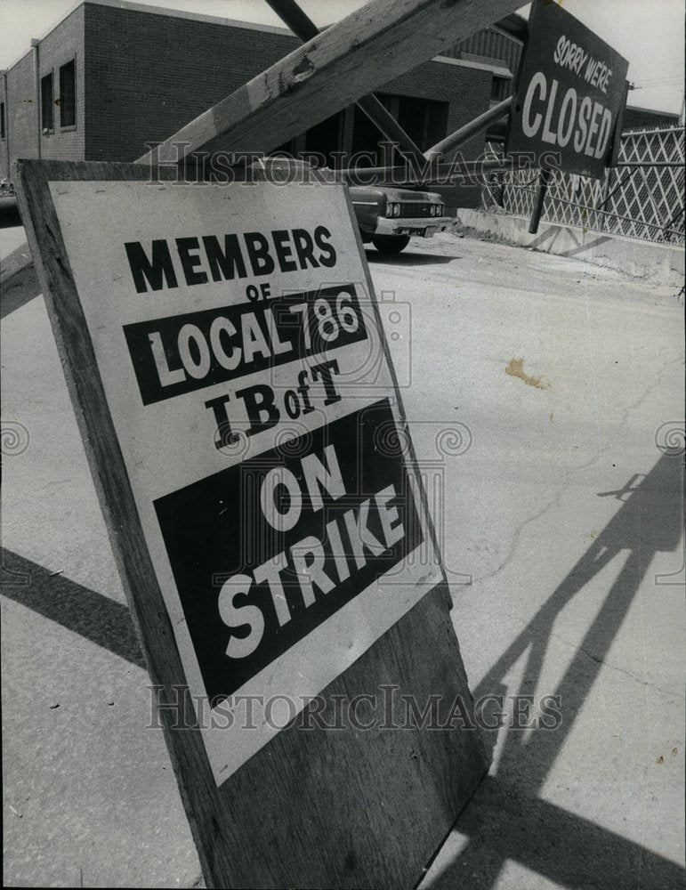 1974 IBT Teamsters Strike Cement Concrete - Historic Images