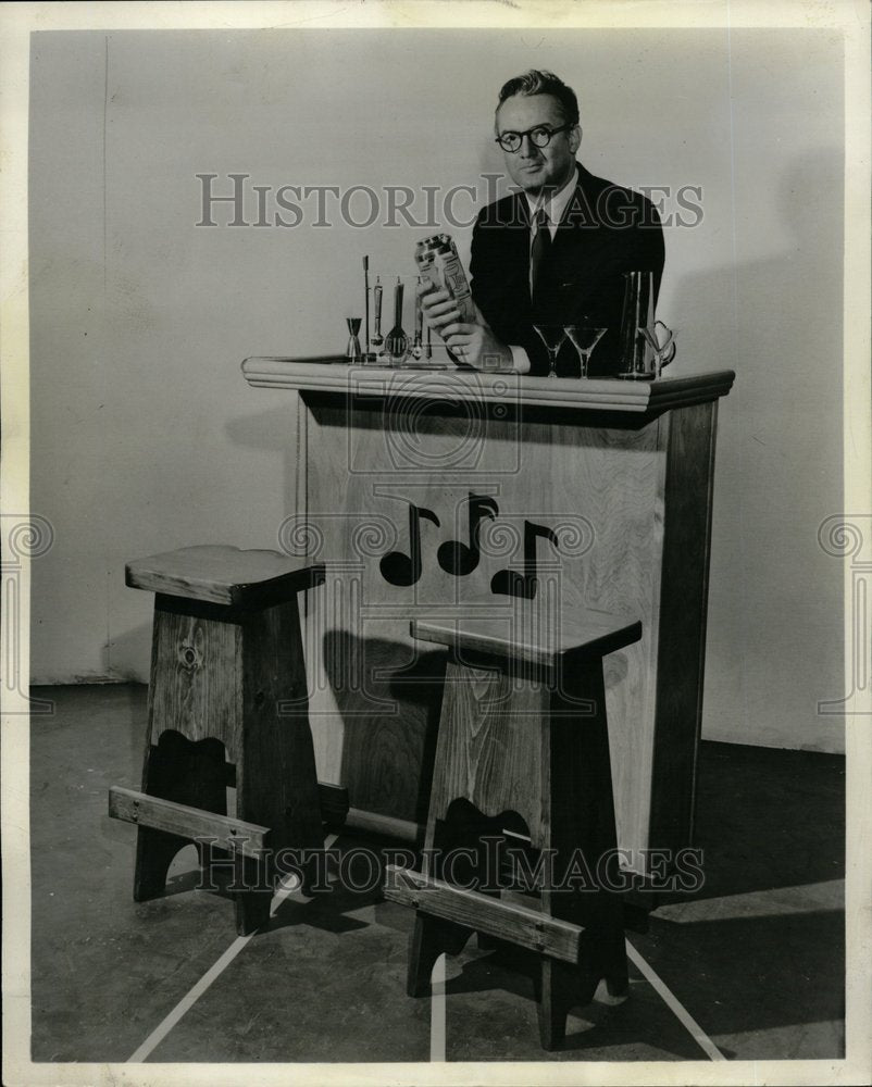 1962 Party Bar Bar Stools Music Notes - Historic Images