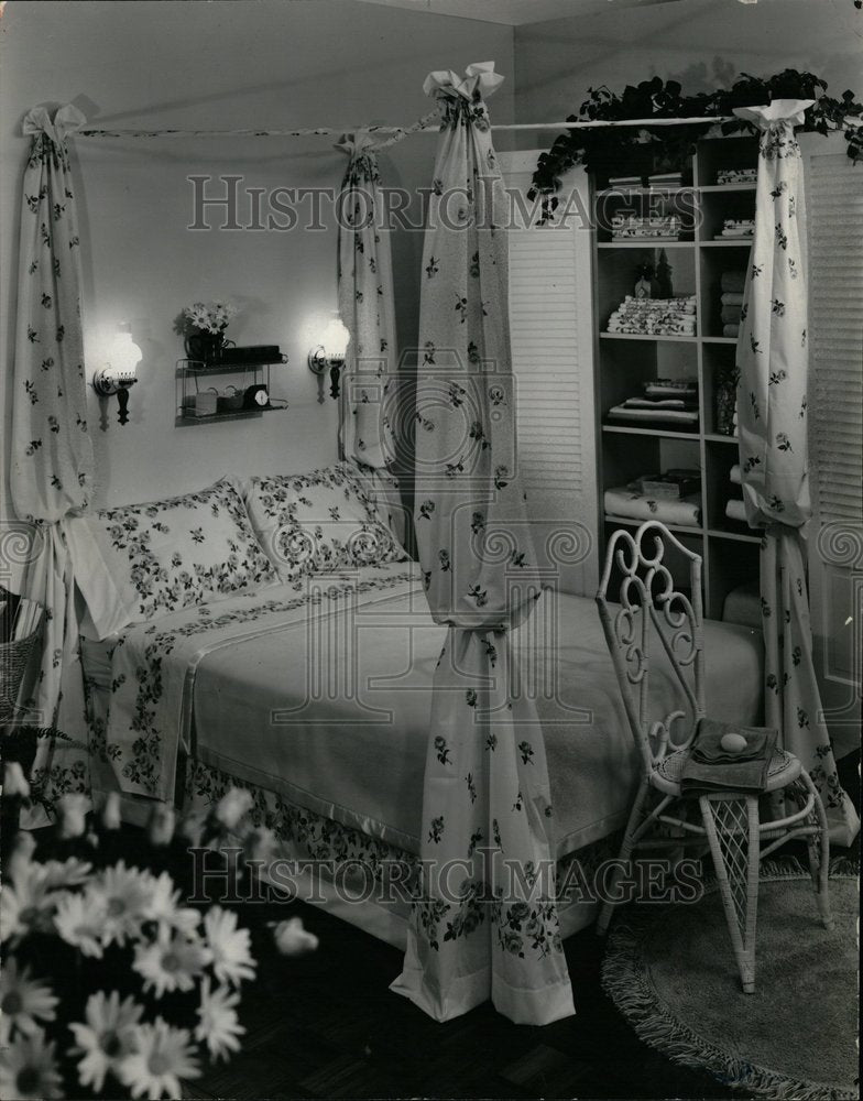 1967 Canopy Bed Room Decor Sheets - Historic Images