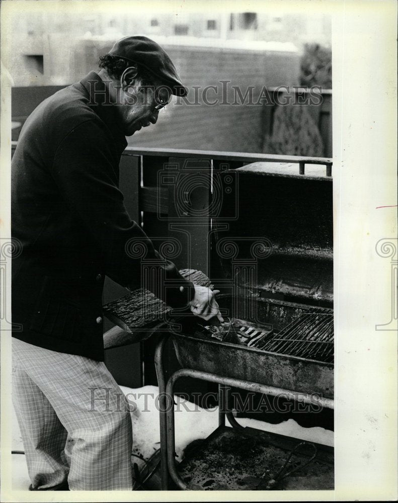 1984 Winter Edward Trammel Barbecue Grill - Historic Images
