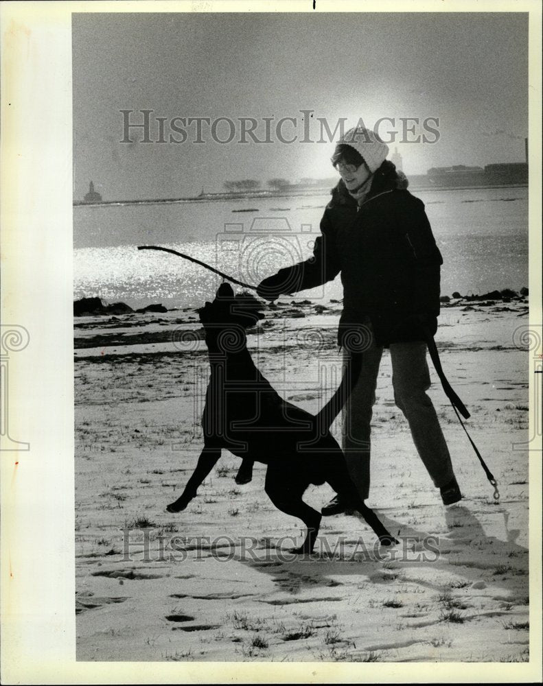 1984 North Ave Beach Karen Kutberg Labrador - Historic Images