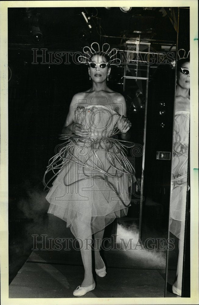 1981 Art Institute Annual Fashion Show - Historic Images