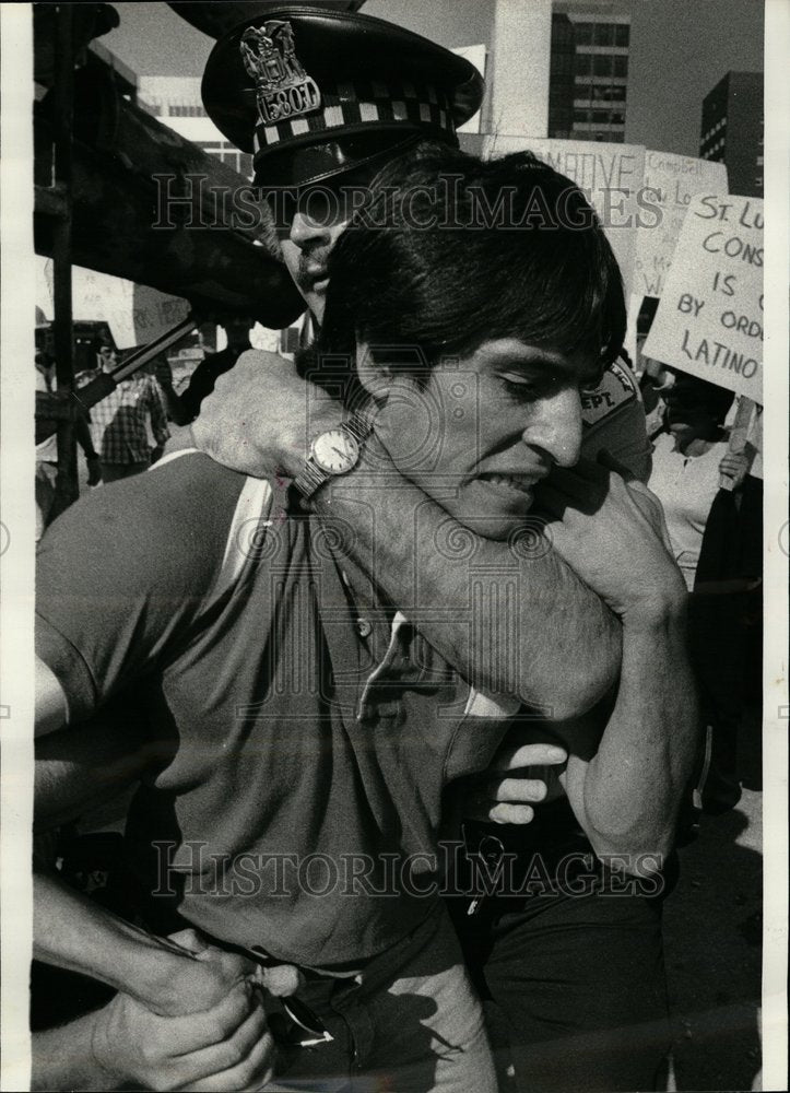 1979 St Lukes Hospital Protestors Police - Historic Images