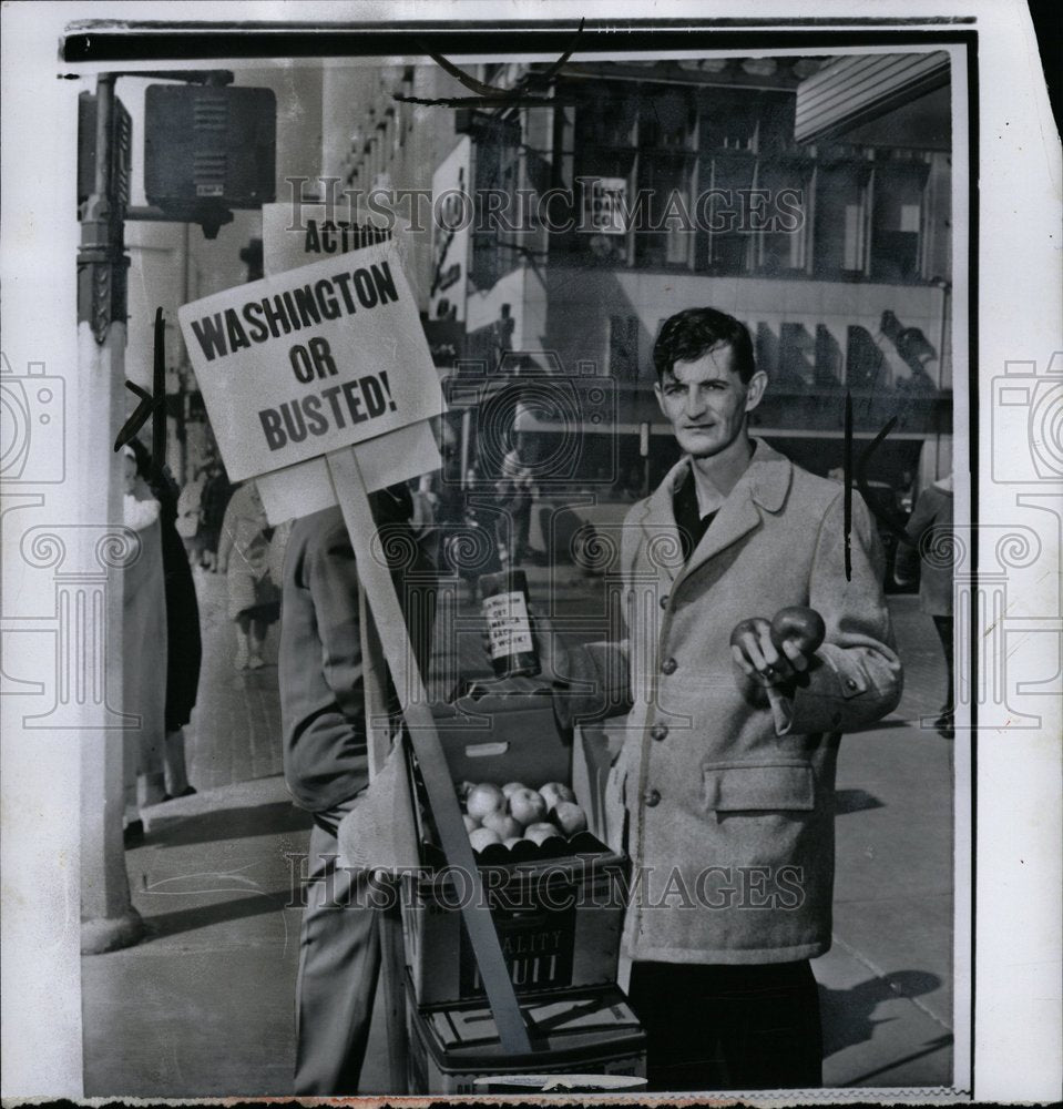 1959 Apple Stand UAW Sponsored Sale - Historic Images