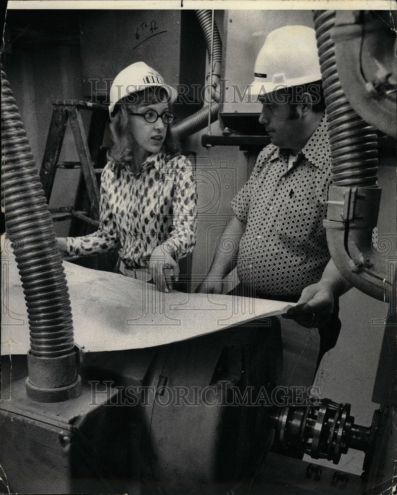 1974 Standards Computers Generating Room - Historic Images