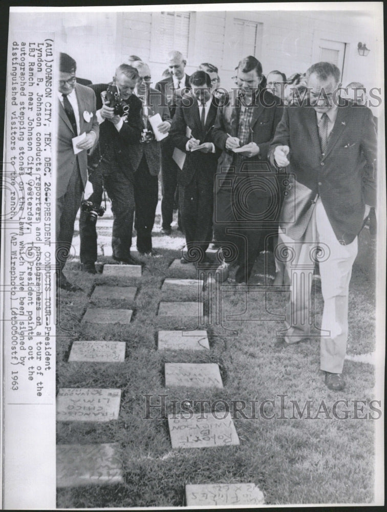 1963 Reporters Tour LBJ Ranch Texas - Historic Images