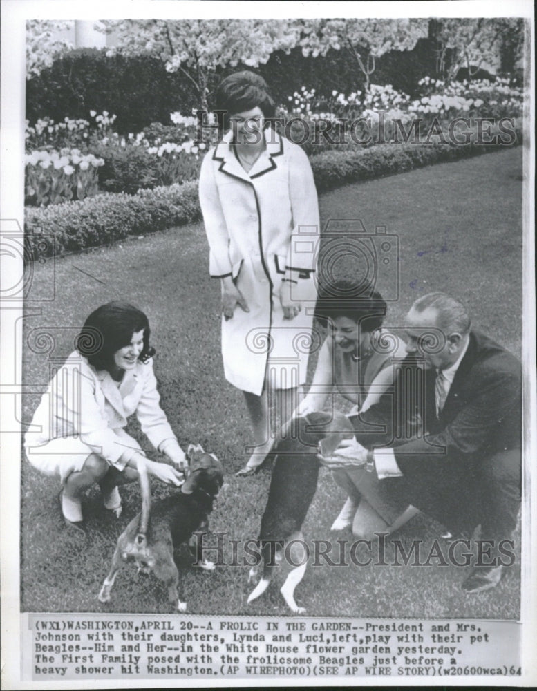 1964 Lyndon Johnson Lady Bird Luci Lynda - Historic Images