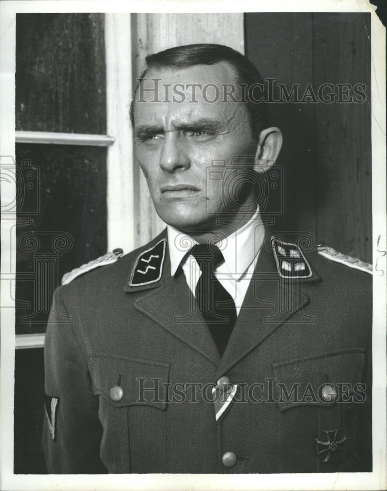 1967 Frank Gorshin Riddler  actor Comedian - Historic Images