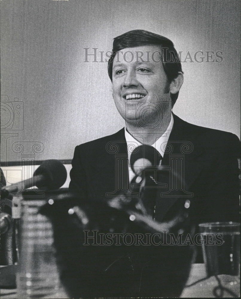 1976 John Gonce, speaking at campaign - Historic Images