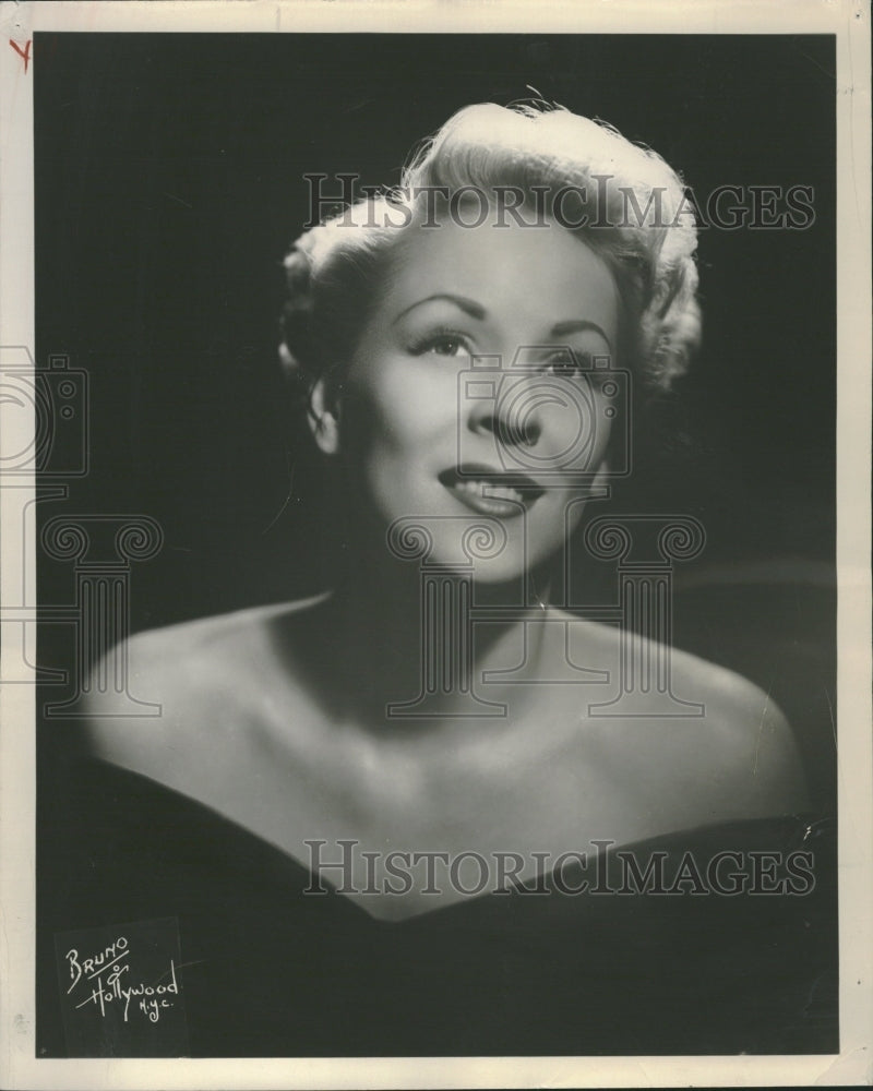 1953 Evelyn Knight singer The Stardusters - Historic Images