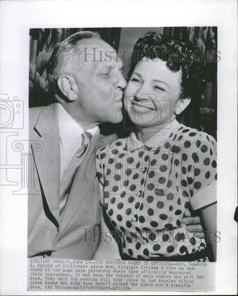 1954 Gov Knight-Virginia, engagement kiss - Historic Images