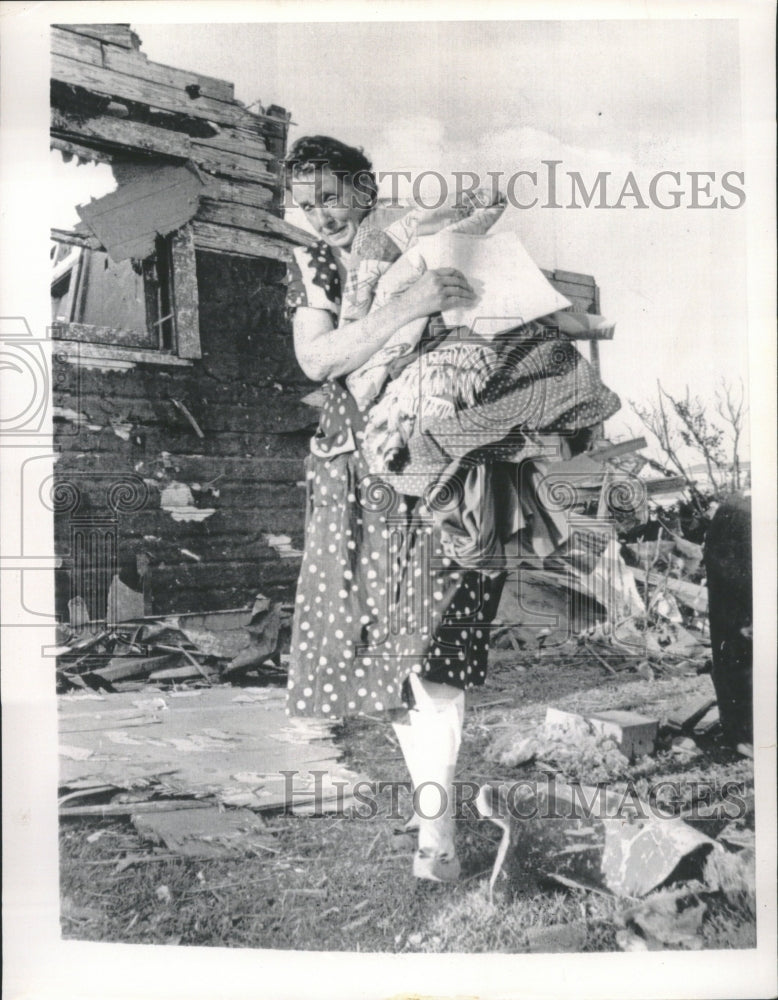 1934 Tornado Mrs O J Denny Salvages Destroy - Historic Images