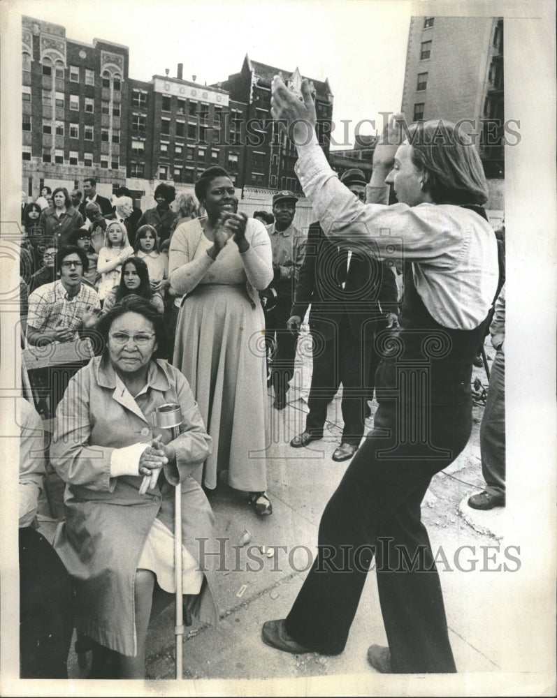 1971 Free Street Theater Performers - Historic Images