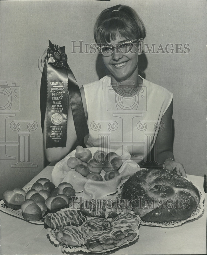 1966 Pat Hovaniec Yeast Bread Demonstration - Historic Images