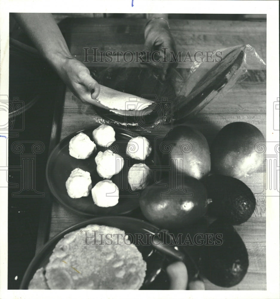 1979 Tortilla Pressing Ball Flipping Dough - Historic Images